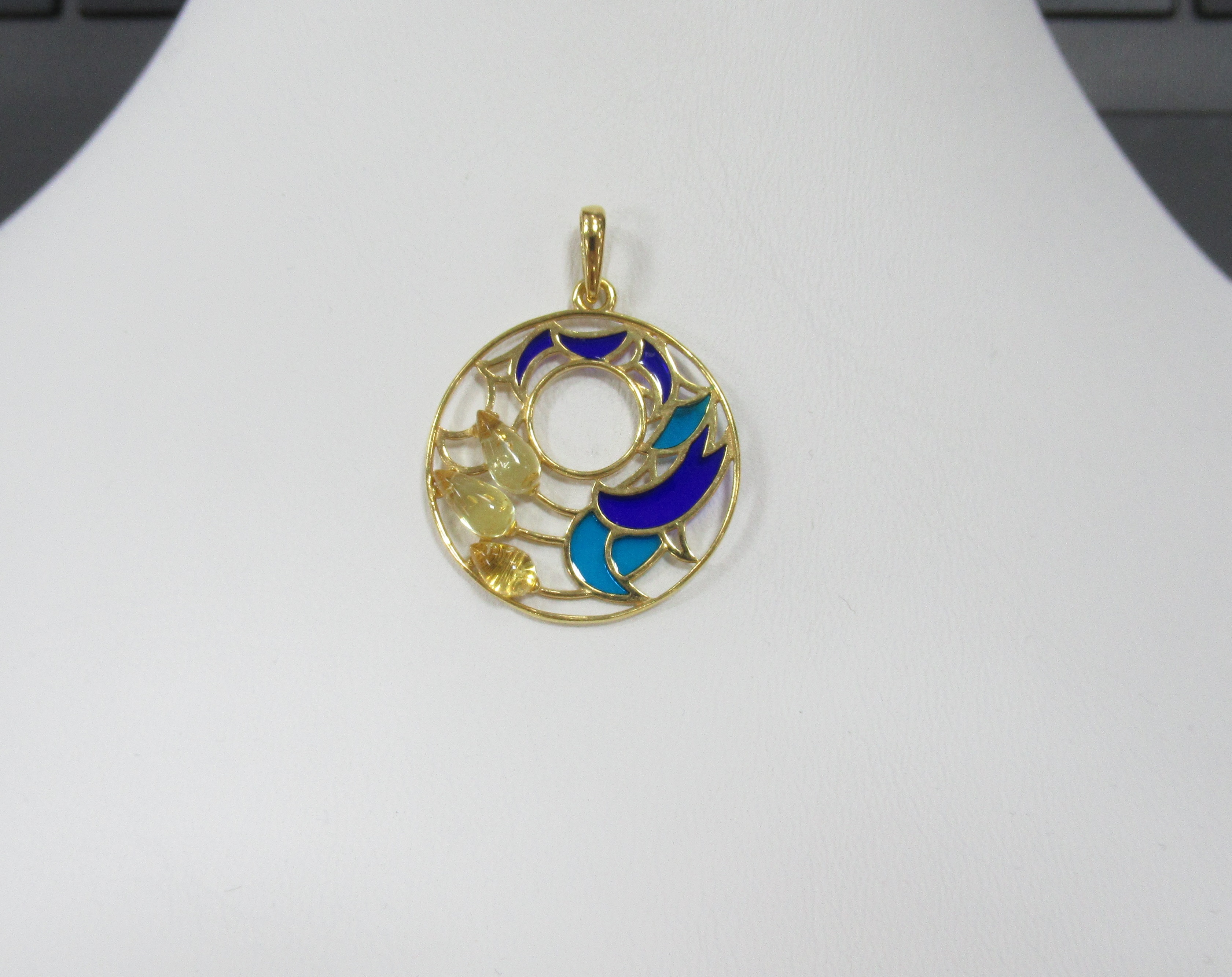 Серебряная подвеска с янтарем